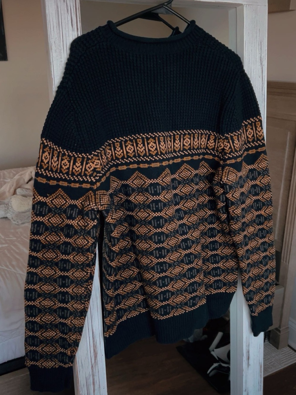 Men's Blue and Tan Patterned Knit Sweater - Picture 5 of 5